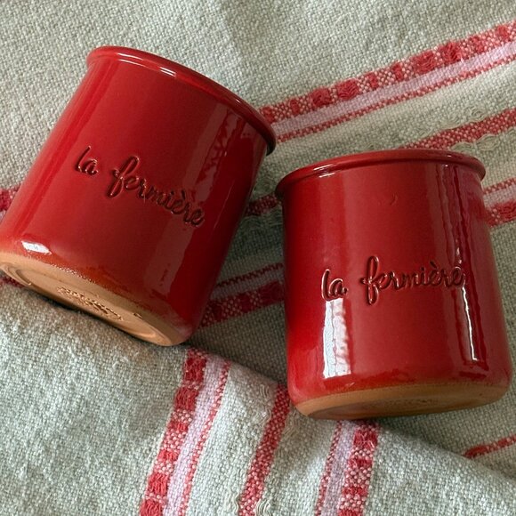 (2) La Fermière Yogurt Pots ~ Valentine Red & Cupids ❤️ -- Cleaned Rims! {lot 1} - Picture 5 of 6